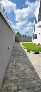 Cozy One Bed Studio Apartment Unit - 6