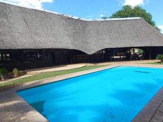 Ombinda Country Lodge - Outjo - 8
