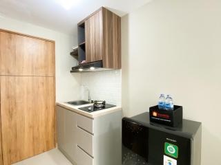 Modern Look and Tidy Studio Gateway Park LRT City Apartment By Travelio - Bekasi - 4