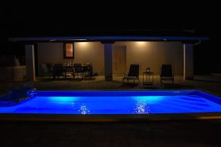 POOl HOUSE BRUNO - Nin - 9