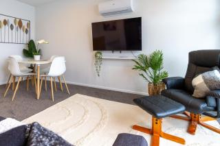 Unique Stadium View in St Asaph 2 bed 2 bath - Christchurch - 7