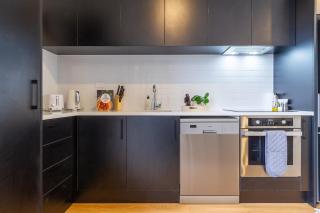 Unique Stadium View in St Asaph 2 bed 2 bath - Christchurch - 2