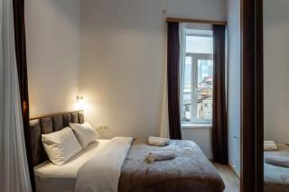 Central 2BR Apt with Balconies - By Wehost - Tbilissi - 9