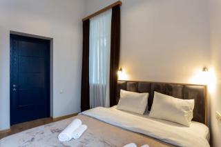 Central 2BR Apt with Balconies - By Wehost - Tbilissi - 4