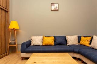 Central 2BR Apt with Balconies - By Wehost - Tbilissi - 0