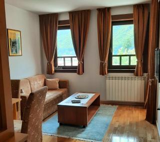 Relax Apartman sa garažom - 2