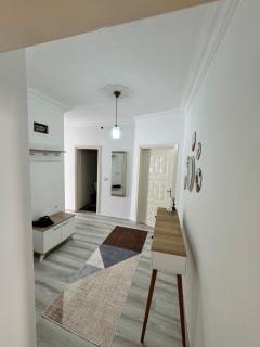 Central Large Home - 2