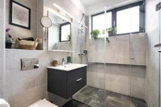 Central 17 Apartment - New Building & Parking - 9