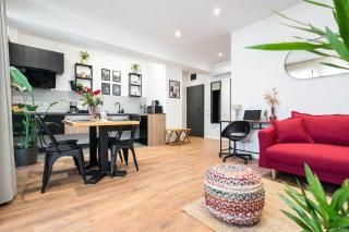 Central 17 Apartment - New Building & Parking - 4