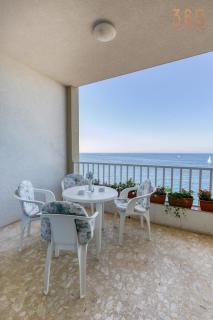 A Beautiful seafront home with balcony & Views by 360 Estates - Sliema - 9