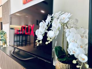 Brand New 2 Bedroom Apartment With Balcony In Jvc - Dubai - 2