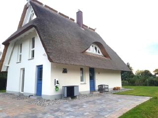 Reetsnacker - Ferienhaus mit Kamin, Sauna und Whirpool für 8 Personen - Pepelow - 9