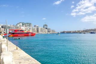 Stunning view, Sliema Seafront, 2bedroom apt - Sliema - 5