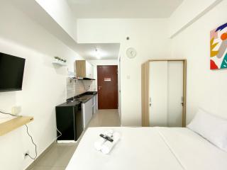 Comfy and Simply Look Studio Room Sayana Bekasi Apartment By Travelio - Bekasi - 6