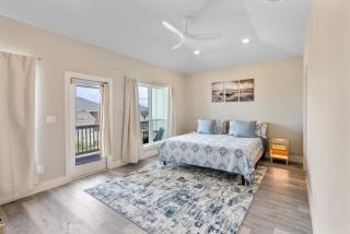 Stylish Townhouse with BBQ, Pool & Near Beach - Corpus Christi - 9