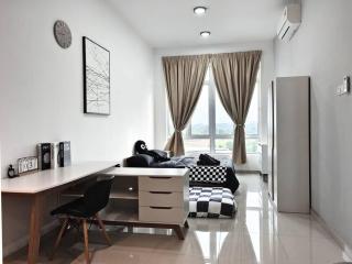 LV8 MesraHomez Poolview 1-3 pax - Kuantan - 6