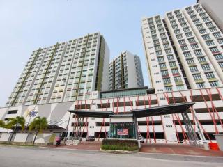 LV8 MesraHomez Poolview 1-3 pax - Kuantan - 2