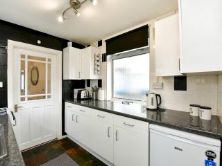 Cosy 2 bed home in Canton - Pass the Keys - 2