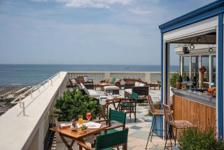 Butterfly with Beach & Breakfast included - 2