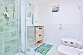 GuestHost - Track Station Studio Apartment - with Netflix - 1