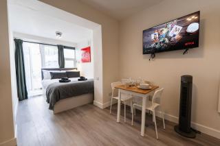 Fulham Central London Luxury Studios Close to Underground Newly Refurbished HR - Londra - 0
