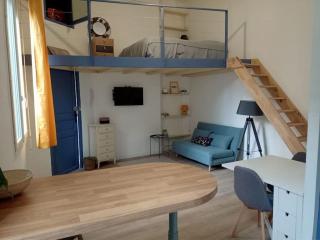 Charmant studio avec cour en centre-ville - Nîmes - 0