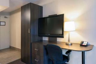 Quality Inn & Conference Centre Kingston Central - Kingston - 1