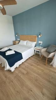 Apartamento con vistas al mar en Playa Granada - 2