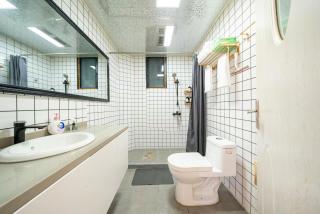 Shanghai Hills & Well-Time Modern Family B&B with Two bedrooms Near Bund - 6