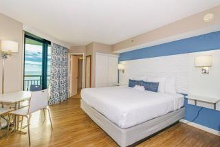 Updated Oceanfront Condo With Amazing Views - 9