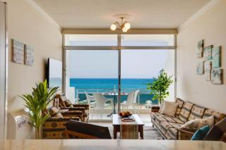 Makenzy Sandy Beachfront Paradise - Larnaca - 0
