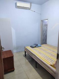 B&B Guest House - Genteng - 4
