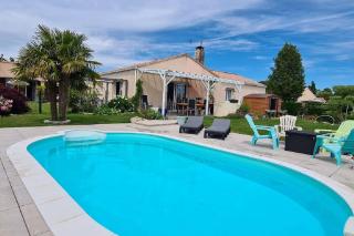 Le Pavachon gîte familiale piscine privée chauffée - Au porte du Puy duFou - 0