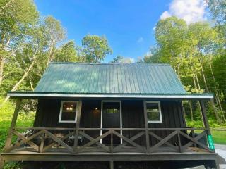 Private Cottage with Hot Tub in the Woods - Thompson - 5