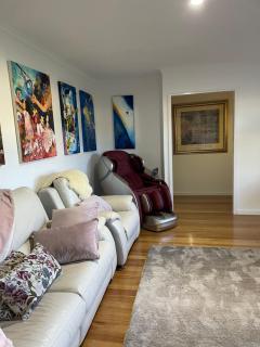Spacious Beautiful Room - 1