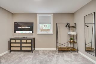Blackstone Hideaway Downtown Lower-Level Apt - 3