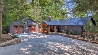 Treehouse on the Lake - Blairsville - 3