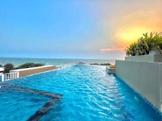 Exclusive Seaview corner room 50 sqm &BHB Bangsaen - Bang Saen - 0