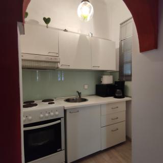 Cozy City Apartment - sleeps 2 - Rodes - 4