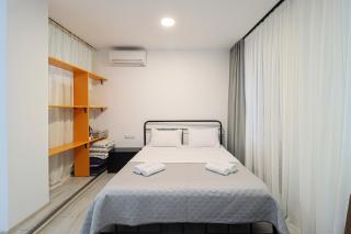 Stylish 1BR Apt in Central Tbilisi By Wehost - Tiflis - 1