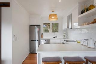 Stylish Zen Bungalow w Firepit + Walk to Beach - Smiths Beach - 6
