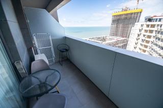 Luxurious Apartment in Alliance Palace - Batumi - 5