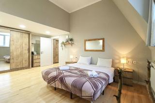 Cosy Central 2-BR Apartment-By Wehost - 0