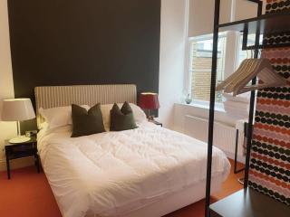Modern and Bright Three Bed Apartment - Bristol - 1