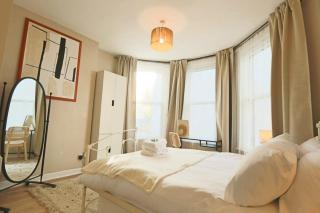 Chic and cosy Two bedroom flat in Cheltenham road - 1