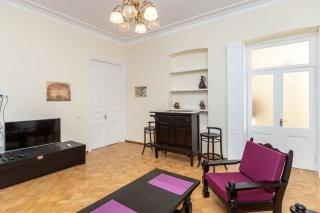 Precious 2 Bedroom apt In The Heart Of Tbilisi - Tbilisi - 2