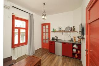 Unique 3-Studio Combo for 6 Guests By Wehost - Tbilisi - 3