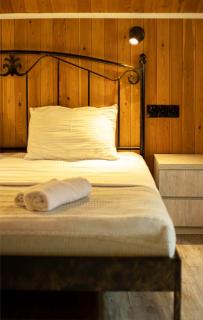 Top Location Cozy Wooden Ceiling Apt - by Wehost - 2