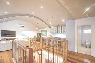 Spacious Coastal Retreat 5 Bdr - 3