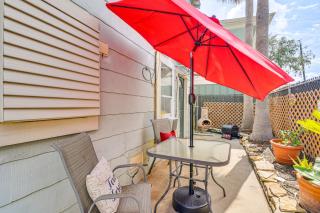 Cozy Galveston Apt with Patio Close to The Strand! - Galveston - 8